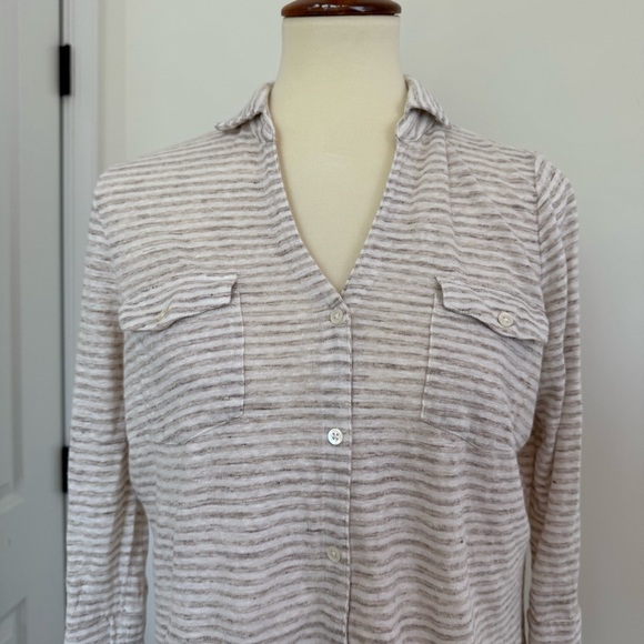 J McLaughlin Stripe Button Blouse Size Medium - Picture 2 of 13